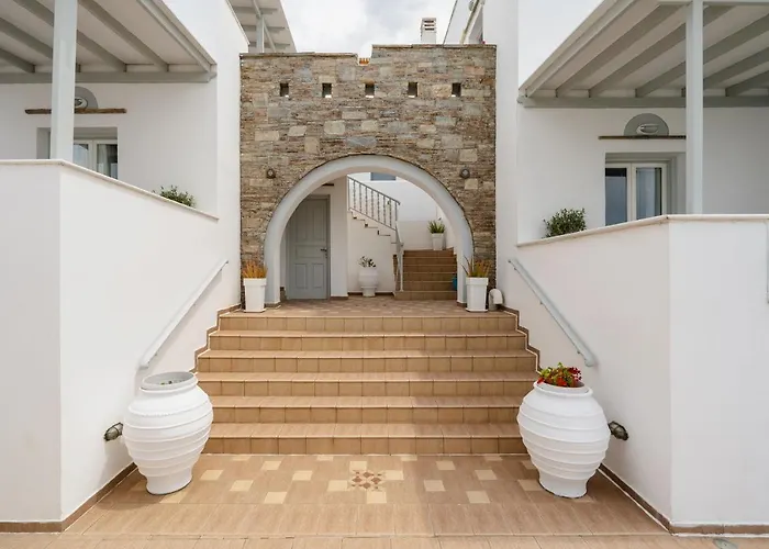 Erato Naxos 4*