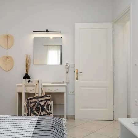 Erato Naxos 4*