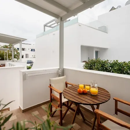 Erato Naxos 3*