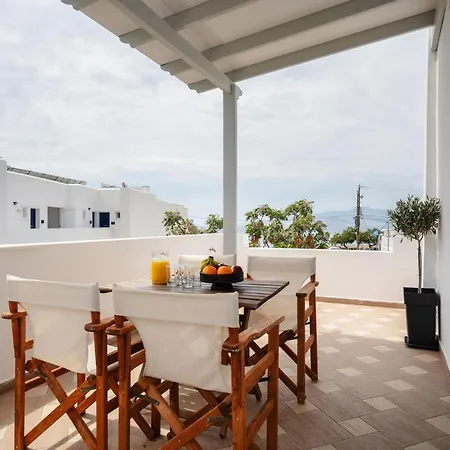 Erato Naxos Aparthotel 3*