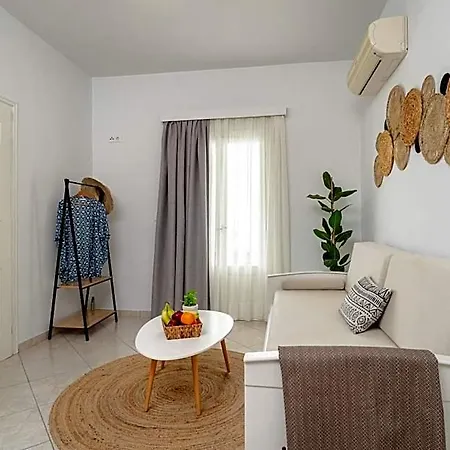 Erato Naxos 4*