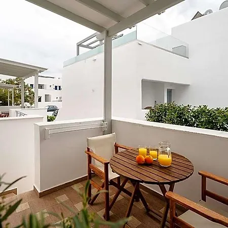 Erato Naxos 4*